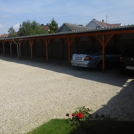 Petrovics Apartmanhaz 1